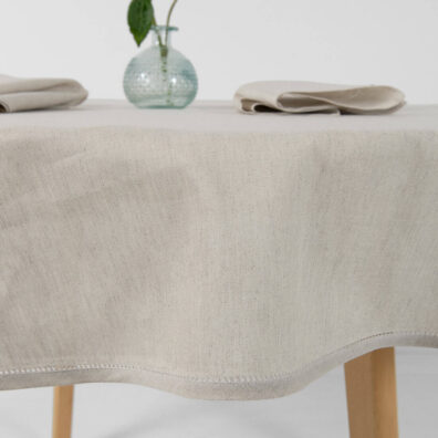 LUNA LAIT runde (ovale) beige Halbleinen-Tischdecke mit Hohlsaum rundum
