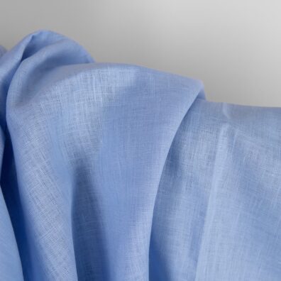 Leinenstoff in Himmelblau ist dicht, reißfest, mittelschwer, mitteldick