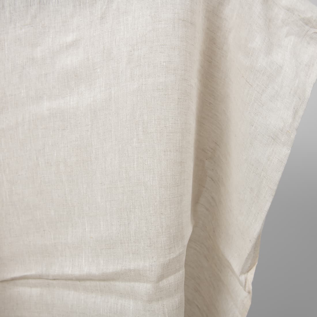 Leichter Leinenstoff, aus naturgrauem und weißem Garn gewebt
