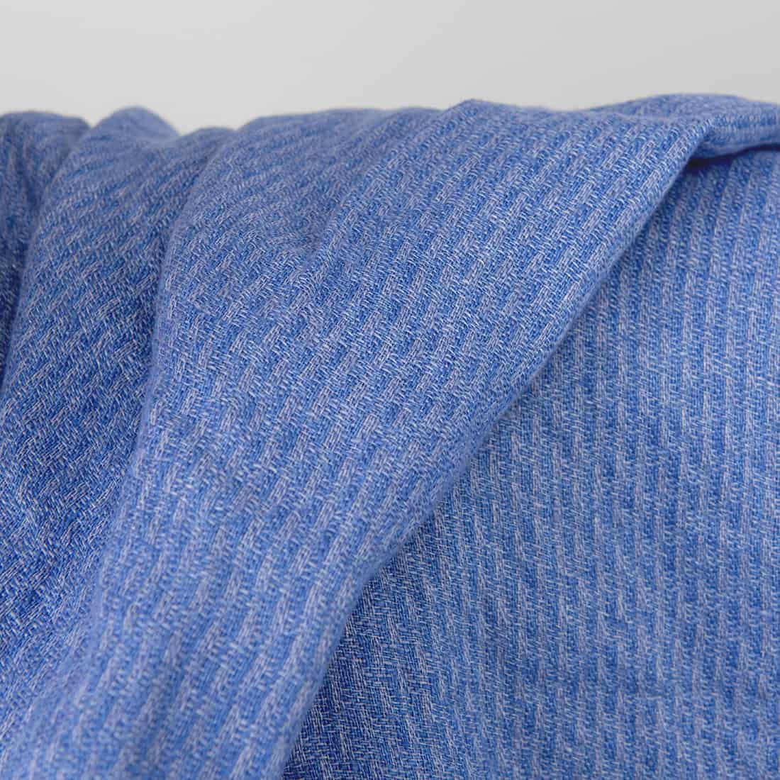Leinenstoff blau gestreift vorgewaschen, zum Nähen von Kleidung und Heimtextilien geeignet