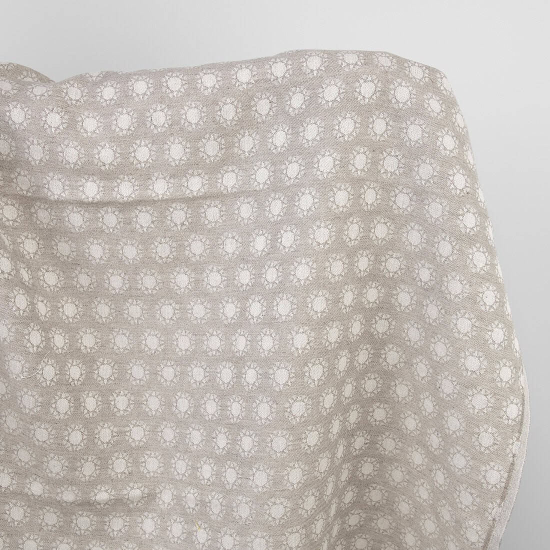 Hellgraues Jacquard-Halbleinen mit Sonnenmuster