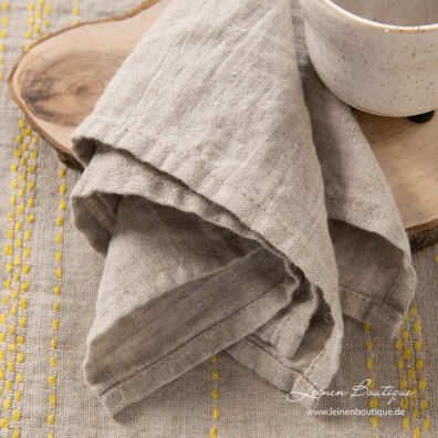Serviette aus naturgrauem vorgewaschenem Reinleinen