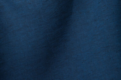 Leinenstoff in Saphirblau.