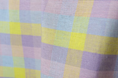 Bunt kariertes Halbleinen für Tischwäsche, Gardinen.