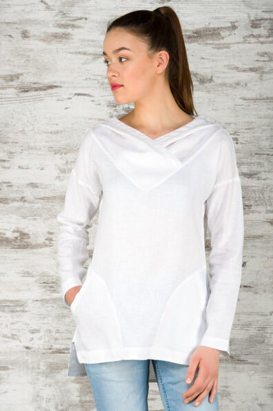 Schneeweiße Leinenbluse.