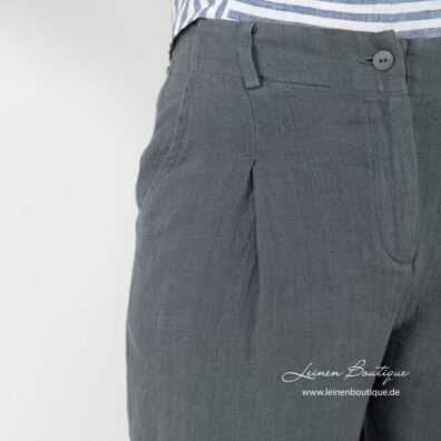 Leinenhose in Dunkelgrau mit feinen Deko-Falten vorne