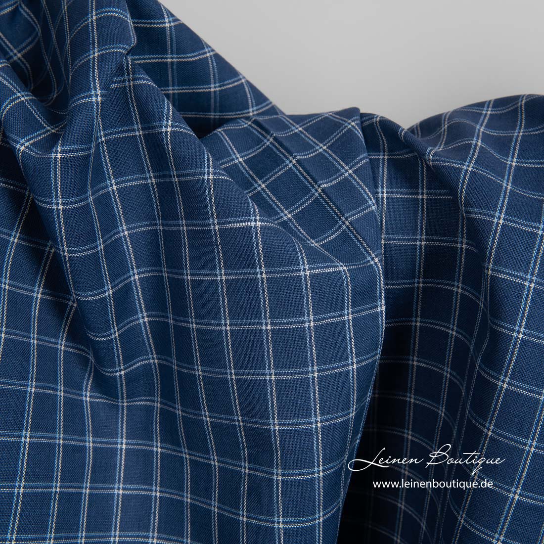 Halbleinen dunkelblau mit Karos in Himmelblau und Weiß