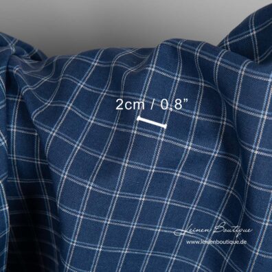 Leinen-Baumwollmix dunkelblau mit Karos in Himmelblau und Weiß