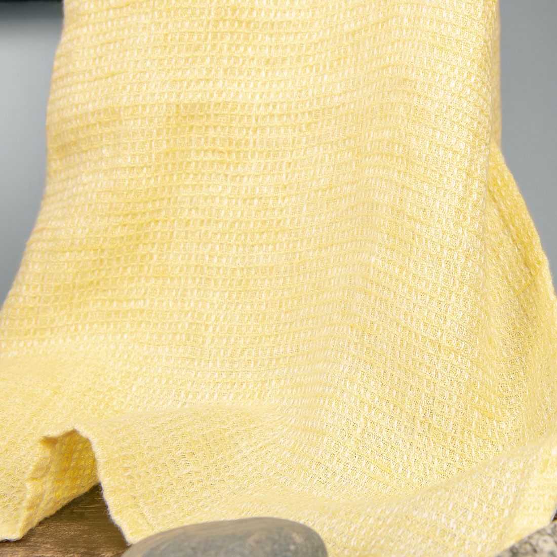 Hellgelbes reinleinen Waffelpikee Handtuch, 3 Größen im Angebot