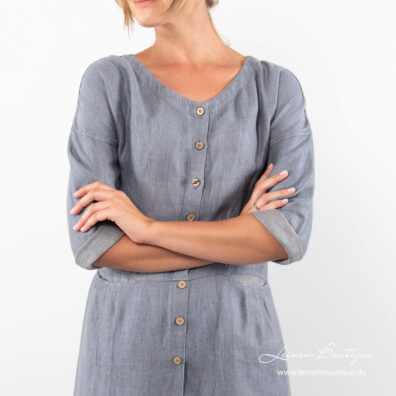 Langes hellblaues Leinenkleid mit krempelbaren 3/4 Ärmeln