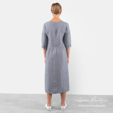 Langes hellblaues Leinenkleid, Rücken