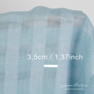 Hellblaues, transparentes Reinleinen
