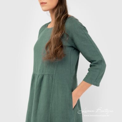 Grünes Leinenkleid mit langen Ärmeln, Taschen