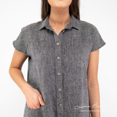 Leinenkleid schwarz gestreift, kurzarm, mit langer Knopfleiste