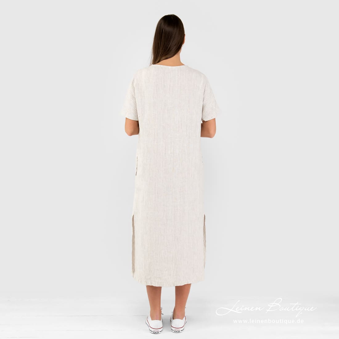 Leinenkleid beige gestreift, mit Schlitzen an beiden Seiten