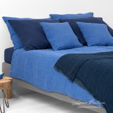 Leinenbettbezug mit blauen und dunkelblauen Karos