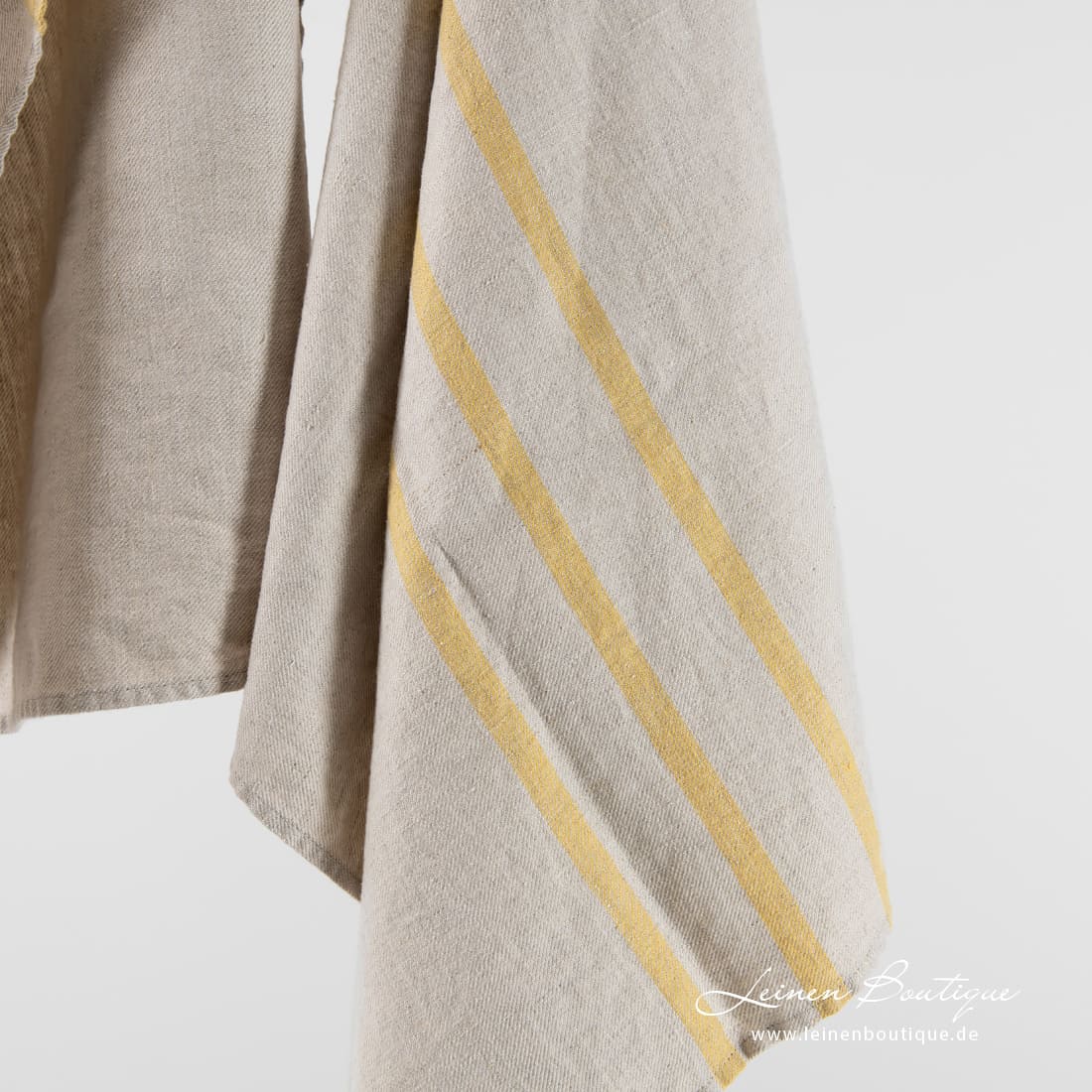 Beige Halbleinen-Handtuch mit gelben Streifen