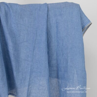 Leinenstoff himmelblau mit Ajour-Karos gewaschen