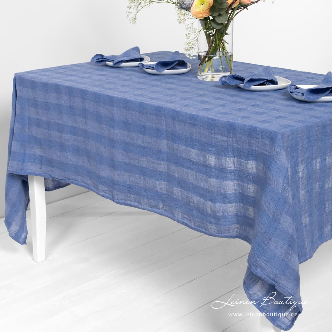 Leinentischdecke blau mit Ajour-Karos