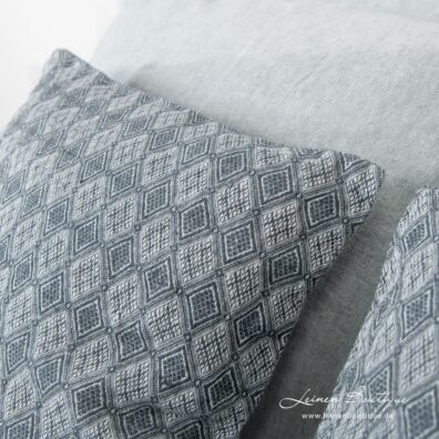 Kissenhüllen ALABAMA passen sehr schön zur blaugrau melierten Bettwäsche STONA