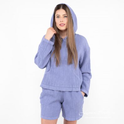 ALFI Halbleinen-Kapuzenpullover himmelblau und passende Shorts