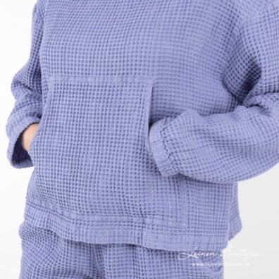 Kapuzenpullover aus weichem, geschmeidigem Leinen-Baumwollmix angefertigt