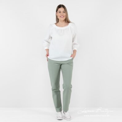 FREDA Leinenbluse weiß und grünliche Hose NOJA