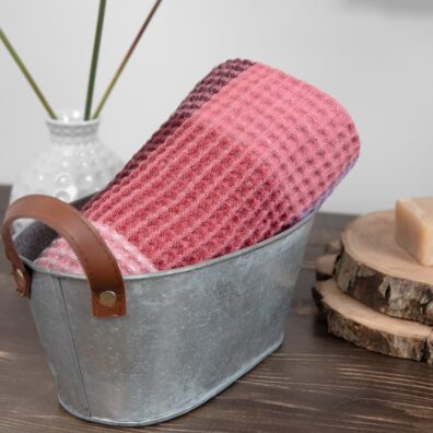 Halbleinen-Handtuch lila, beerenrot, violett kariert, Waffelpikee