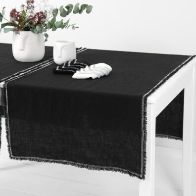 ALBA Leinen-Tischläufer schwarz aus weichem, gewaschenem Stoff angefertigt