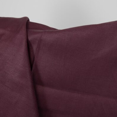 Leinenstoff kirschrot in Fischgratbindung zum Nähen von Kleidung und Heimtextilien