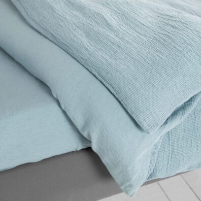 Bettbezug aus aquamaringrün-hellblau meliertem Leinen-Baumwollmix in Leinwandbindung und Waffelpikee