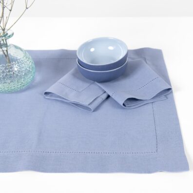 Halbleinen Tischset himmelblau mit 4cm breitem Umschlagsaum und Hohlsaum