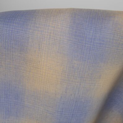 Leinenstoff blau-beige kariert ist zum Nähen von Kleidung, Bettwäsche, Tischdecken, Servietten, Gardinen passend.