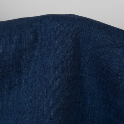 Jeansblau melierter Leinenstoff zum Nähen von Kleidung und Heimtextilien geeignet
