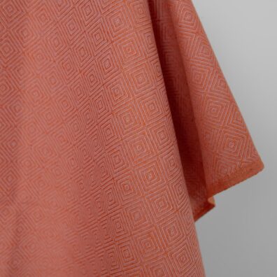 Halbleinen in flieder-orangem Diamantmuster, zum Nähen von Kleidung und Heimtextilien geeignet