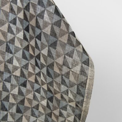 Leinenstoff mit schwarz-grauem geometrischem Muster, zum Nähen von Kleidung und Heimtextilien passend