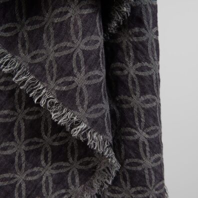 Leinentuch violett, zweischichtiger Jacquard mit geometrischem Muster