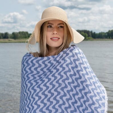 CROATIA Leinenstrandtuch blau, Jacquard mit Wellen-Motiv