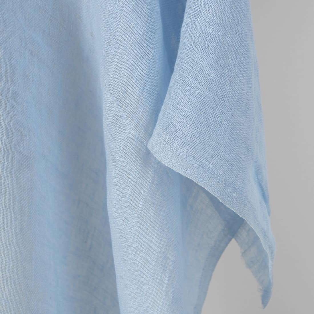 Leinenstoff blaßblau transparent gewaschen, leicht, dünn