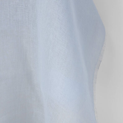 Leinenstoff himmelgrau transparent, zum Nähen von Schals und Gardinen geeignet