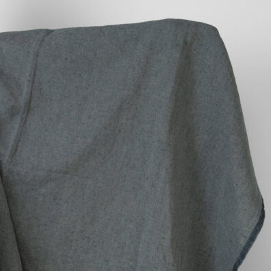 Grünlich-dunkelblau meliertes Halbleinen gewaschen