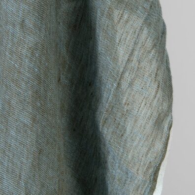 Leinenstoff grün-blau meliert transparent leicht gewaschen ist zum Nähen von Schals und Gardinen geeignet