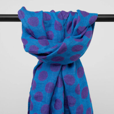 ZINA Leinenschal blau mit violettem Punkten-Muster