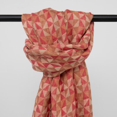 MOLI Leinenschal braunrot aus zweischichtigem Jacquard mit geometrischem Muster