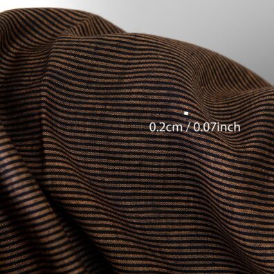 Leinenstoff schwarz-karamell gestreift ist zum Nähen von Kleidung und Heimtextilien geeignet