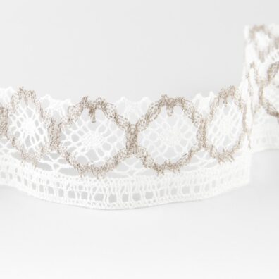 Leinenspitze naturgrau-milchweiß mit Rautenmuster