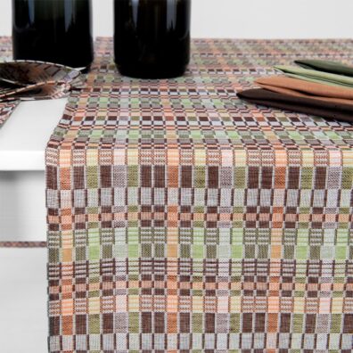 Tischläufer aus halbem Leinen mit braun-grünem Karomuster