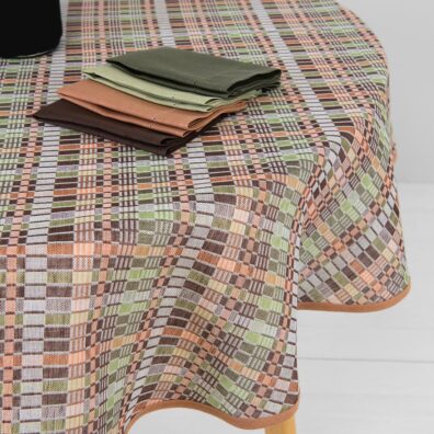 Runde Tischdecke aus Leinen-Baumwollmischung mit braun-grünem Karomuster