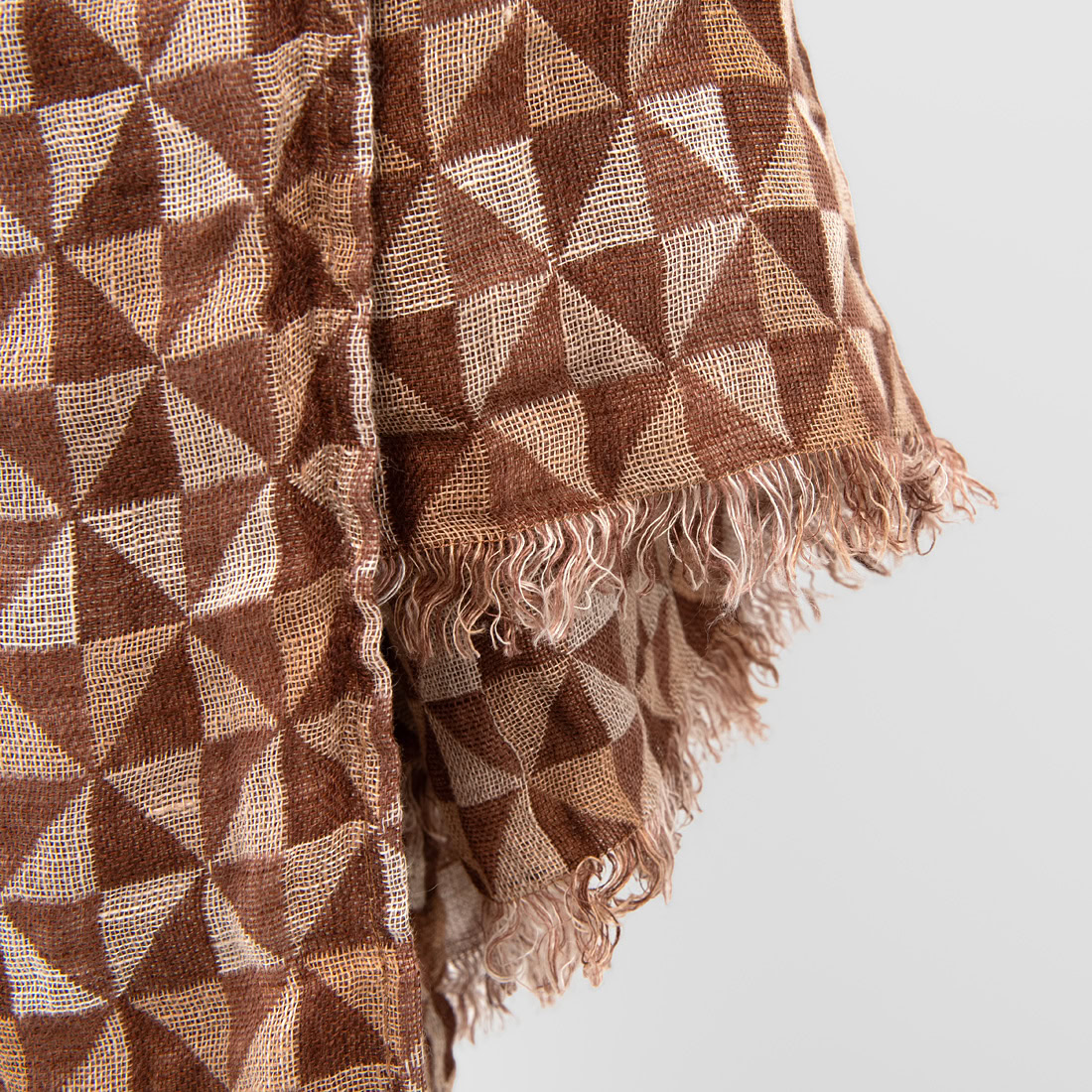 MOLI Schal braun, Muster und 2,5cm Zupffransen